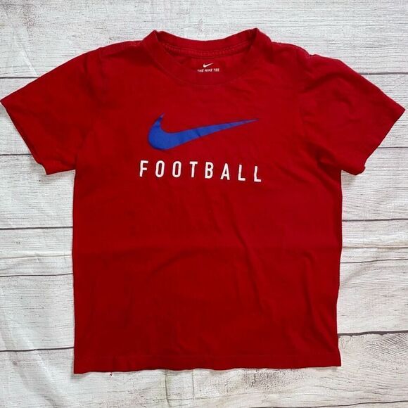 The Nike Tee youth boys M football short sleeve Crewneck t-shirt red - Picture 1 of 3